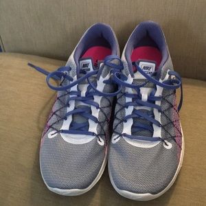 Women’s Nike running shoes never been worn